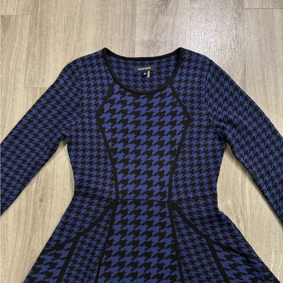 Ellen Tracy Sweater Dress Women Size Medium Blue / Black Houndstooth Knit Skater - Picture 2 of 10